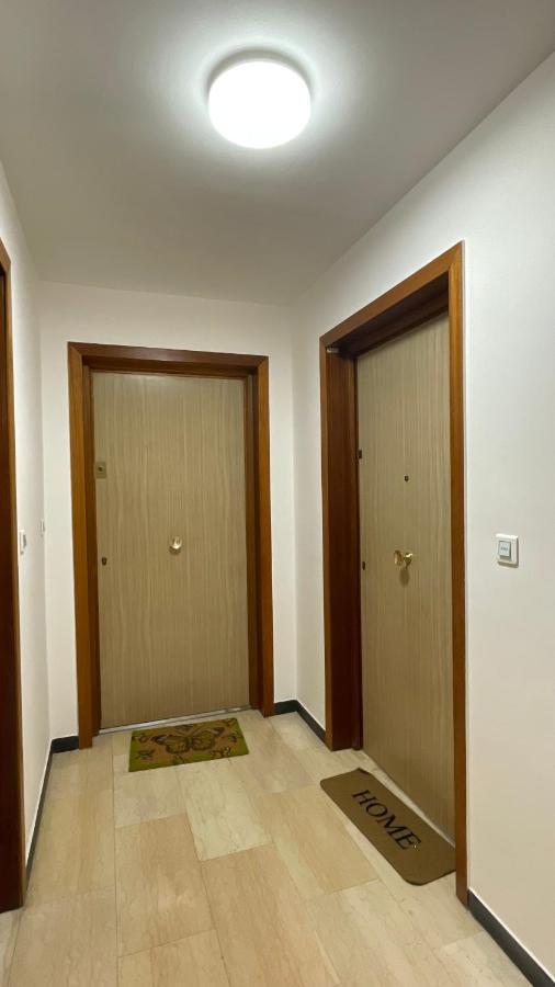 Апартаменти Cozy Lemon Мантон Екстер'єр фото
